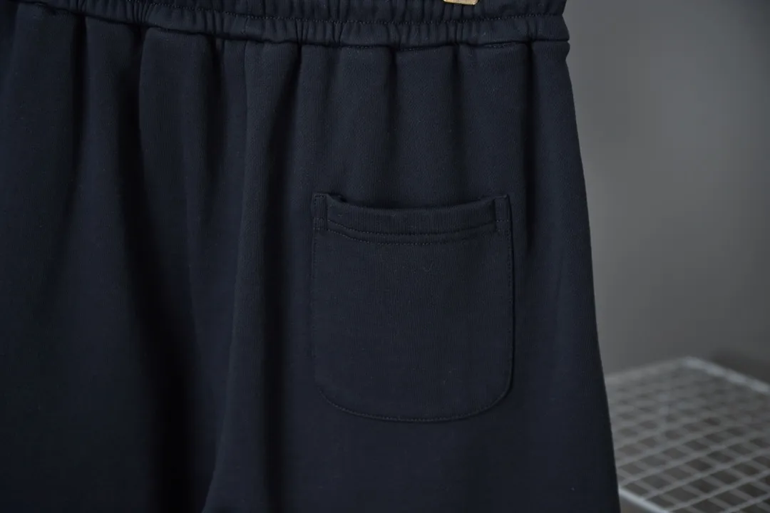 🅿️210 Ch*ome Hearte 2025ss new shorts Honbu patch cross embroidered shorts light luxury essential item for daily commuting for men and women Correct version Welcome to compare Detailed features · Made of 380g pure cotton health cloth fabric · Imported Tajima machine embroidery Honbu patch cross letters · Open mold to customize the original logo engraved hanging clock · Loose waist trousers · Double-needle sewing across seams · Original main mark, washed tag, moisture-proof paper packaging Color: Black/White Size: S M L XL